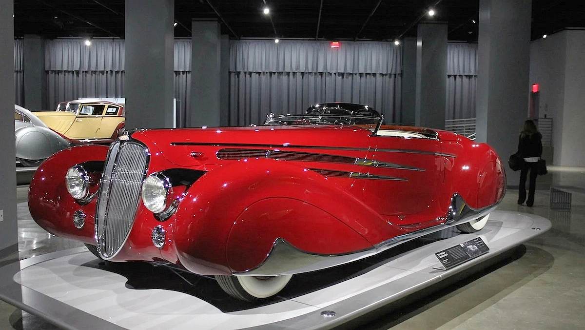 Click to Enlarge-Esc to Close myimgs/ArtDecoCars1937-60/1938 Delahaye 165 Cabriolet.jpg